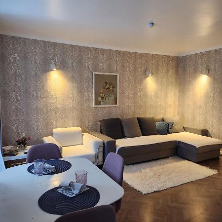 Charme Apartment イェルガヴァ エクステリア 写真